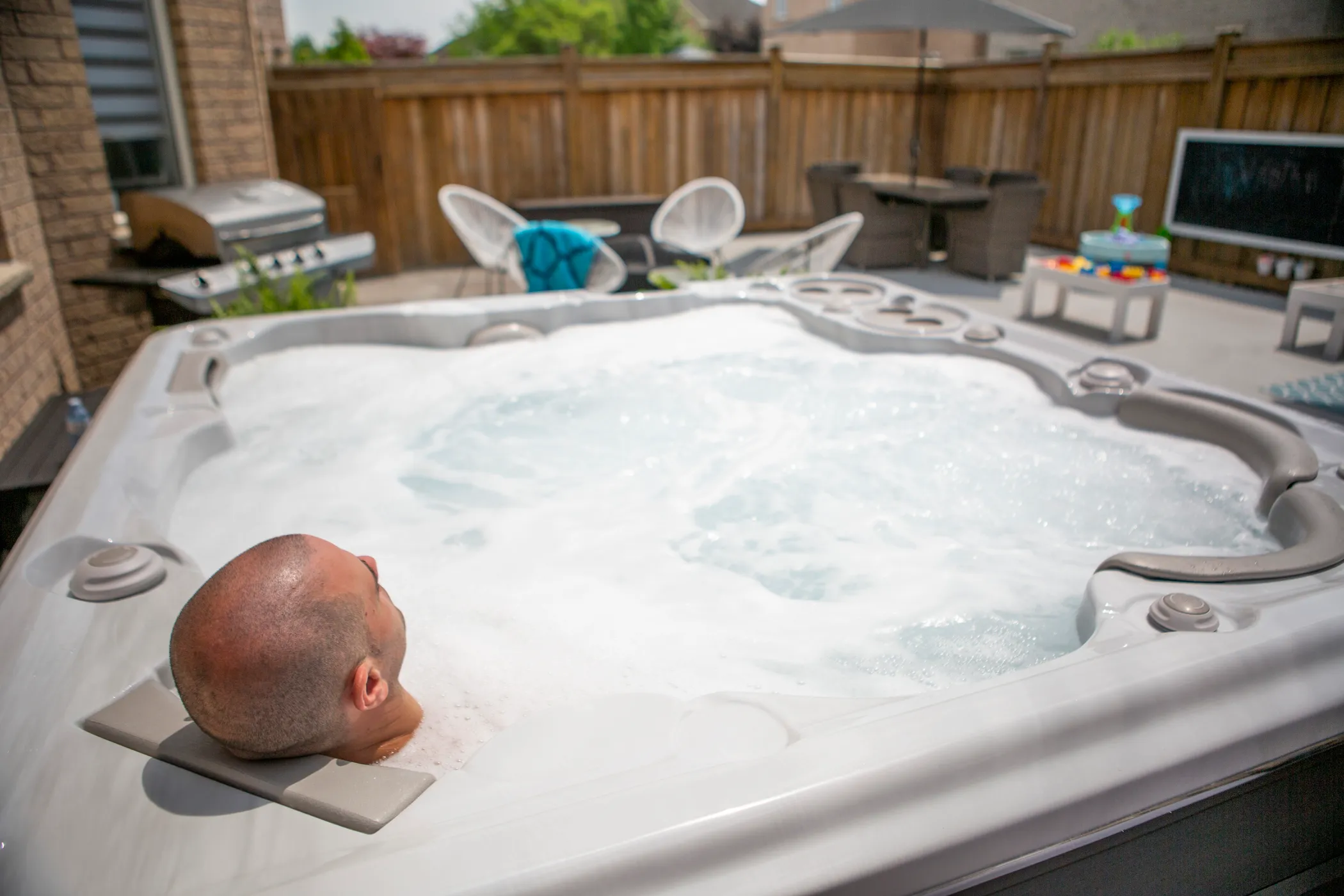 How Long Should You Stay in a Hot Tub? The Safe Soaking Guide